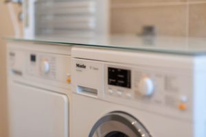 Waschmaschine und Wäschetrockner in der Ferienwohnung 1