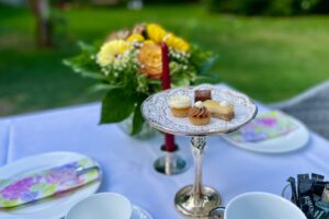 Frühstück im Hotelgarten