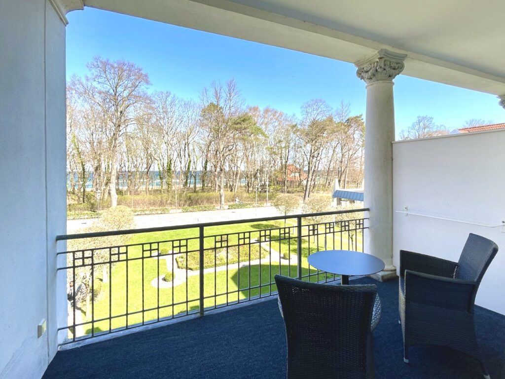 großer Balkon mit Ostseeblick