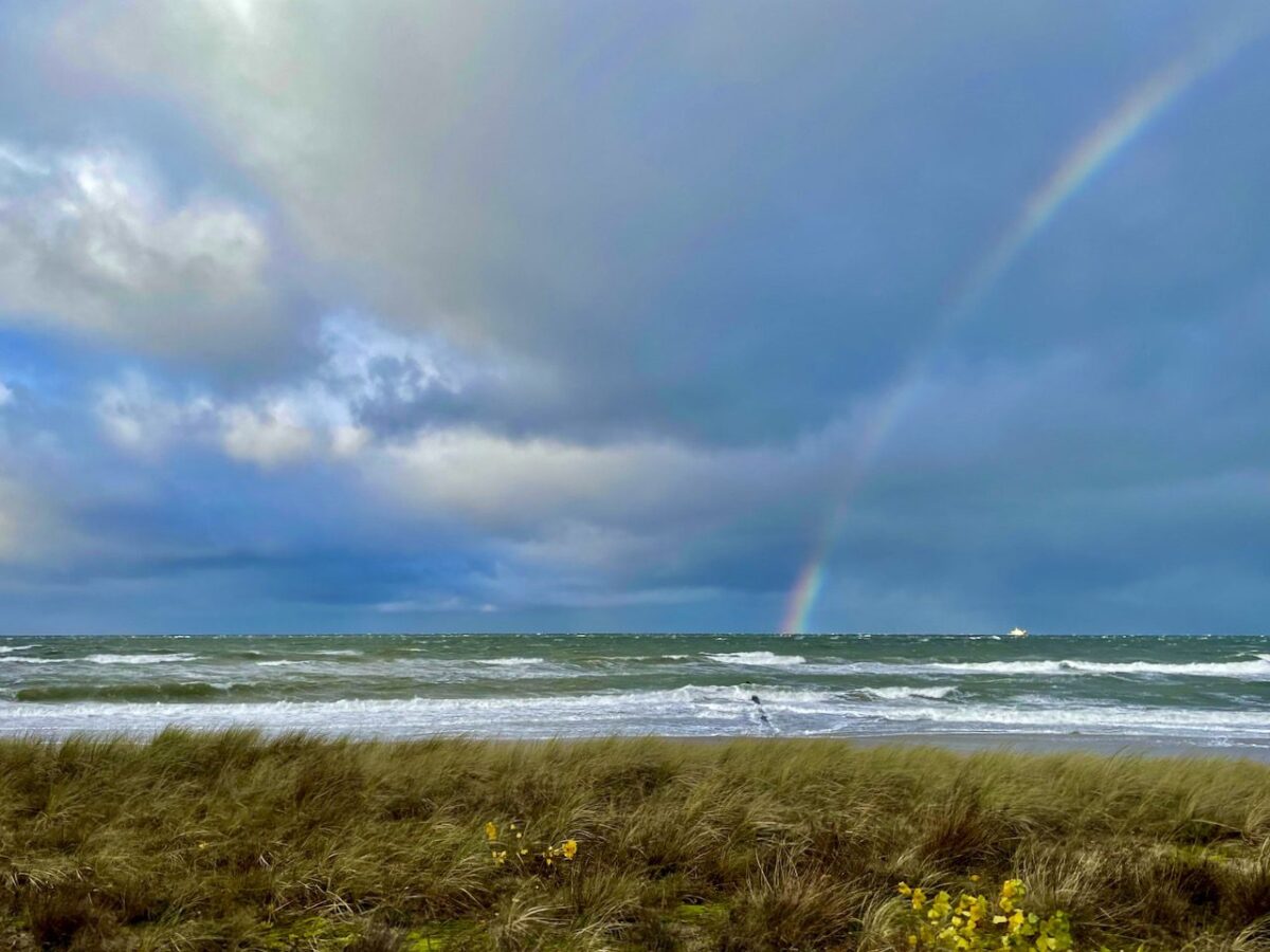 tolles Farbenspiel mit Sturm und Regenbogen tolles Farbenspiel mit Sturm und Regenbogen